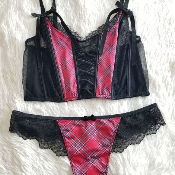 MEDIUM Victoria's Secret Red Bra Set - Picture 6 of 16